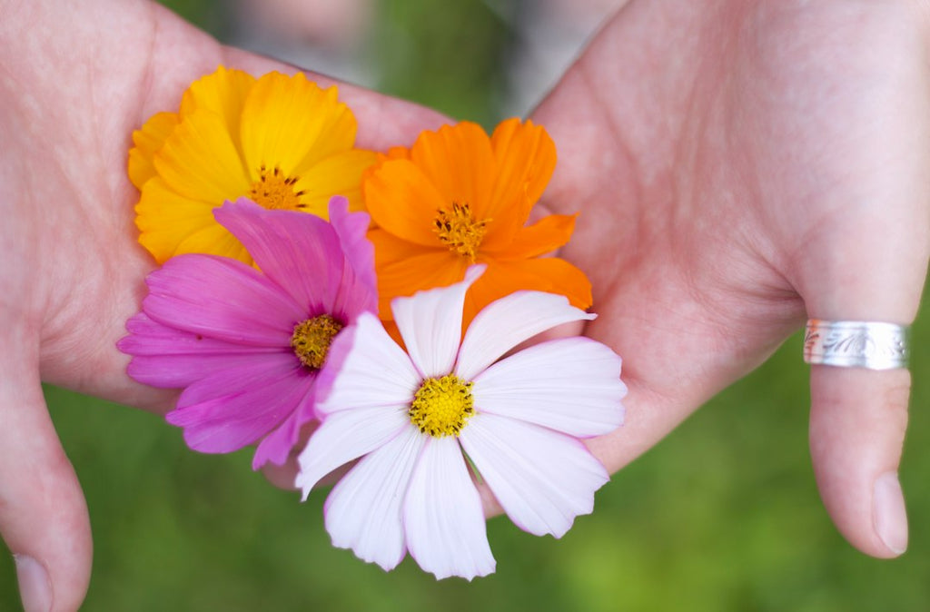 More Than a Ring: Why a Family Birth Flower Bouquet Ring is the Ultimate Personalized Keepsake