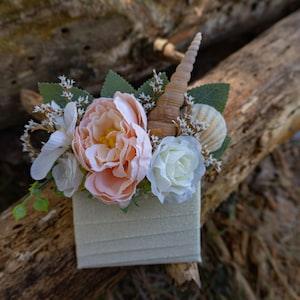 Pocket Boutonniere for Men's Wedding,Seashell Roses and Dried Flowers Boutonniere,Sea Wedding,Floral Accessory for Men,Boutonniere for Groom