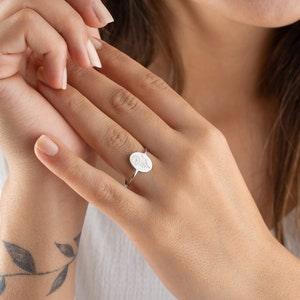 Custom Birthflower Ring - Personalized Birthflower Ring - Engraved Flower Ring - Dainty Ring - Birth Mounts Flower Ring - Unique Ring