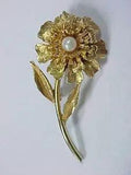 Gorgeous Genuine PEARL Carnation Flower Pin / Brooch in Gold Tone