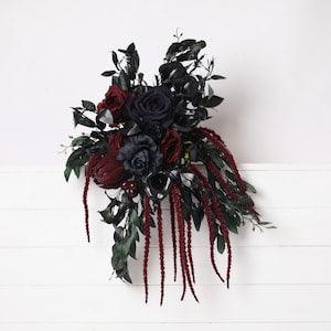Black burgundy wedding bouquet, gothic wedding bouquet with burgundy roses, black navy red vampire wedding bouquet, burgundy wedding