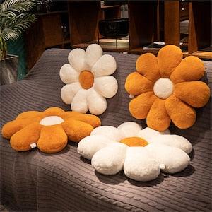 Sunflower pillow / Sunflower cushion / Winter pillow / Christmas pillow / Sofa pillow / Living room pillow / Flower pillow / Christmas gift