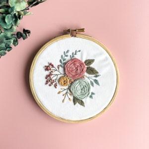 Roses embroidery Kit, diy embroidery, hand embroidery tutorial, gift for daughter, gift for her, plant mom gift, DIY gift, floral embroidery