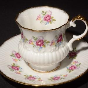 Elizabethan Rose bouquet Teacup and Saucer  Bone China England pink roses brushed gold rim  rib embossed design