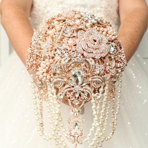 Rose gold luxury brooch bouquet. Pearl cascade bridal bouquet. Jeweled wedding bouquet