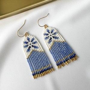 Boho beaded fringe earrings, flower seed bead earrings, beaded earrings white miyuki beaded earrings, handwoven earrings