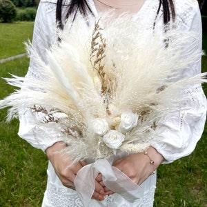 White dry flower bouquet, Pampas Grassland bouquet, bride holding flowers, bridesmaid bouquet, wedding decoration