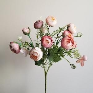 10 Head Pink French Ranunculus Expandable Spray
