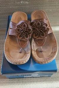 Cliffs By White Mountain Carnation Sandals Honey/Smooth Women's 8.5 M Pre-owned