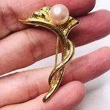 Brooch Peace Lily Faux Pearl Gold Tone Calla Flower Pin