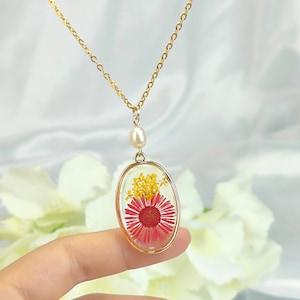 Pressed Daisy Necklace | Dried Babys Breath | Clear Quartz Necklace | Daisy Pearl Necklace | Red Daisy Pendant | Hanamade Boho Jewelry