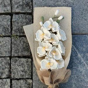 Finished Vintage-Inspired Crocheted Phalaenopsis Orchid Bouquet - Retro Elegance for Any Occasion