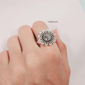 Mesmerizing Flower Ring, 925 Sterling Silver, Sunflower Ring, Women Ring, Statement Ring Gift For Her, Christmas Gift, Handmade Ring for Her