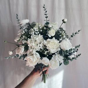 Faux bridal bouquet with white flowers, winter wedding, white bouquet, white fake bouquet, white and green bouquet, white boutonniere