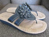 Women's berkley jensen Carnation Flower Thong Sandal Flip Flop Shoes 10M Black