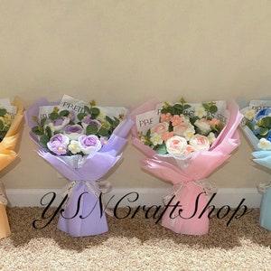 Handmade graduated color knitted flowers bouquet, bouquet for friend, valentine's day, mother??s day, christmas.