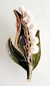 Vintage Gold Tone, Faux Pearl, Crystals Calla Lily Brooch w/Enamel Leaves 2.25"