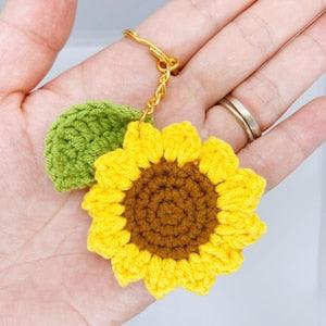 Cute Crochet Sunflower Keychain- Amigurumi Flower Keychain-Gift for friend