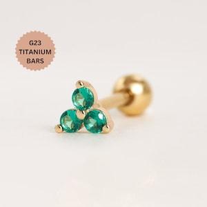 Three Stones Minimal Earring, Trio Triangle CZ Cluster Studs, Flat Bcak 18G, Trinity Conch Piercing, Emergald Green Diamond Labret Stud, 20g