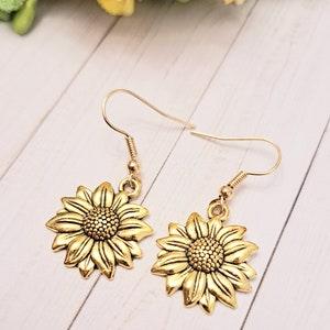 Sunflower dangle earrings, gold Sunflower earrings, floral flower earrings, cute summer earrings, flower earrings