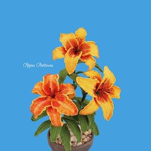 Crochet Tiger Day Lily Flower Pattern photo tutorial- Crochet Day Lily, crochet pattern for Decor, Bouquets and Arrangement