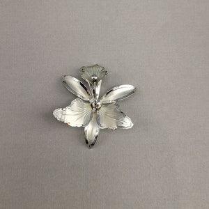 Vintage Orchid Pin. Gifts For Mom, Gifts For Her. Anniversary Gifts. Flower Pin.Vintage Jewelry Orchid Brooch or Charm Tone