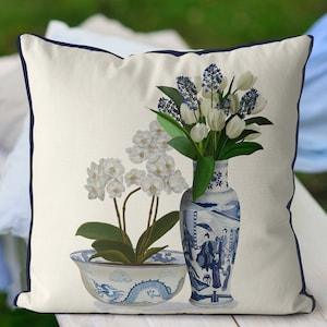 Chinoiserie garden pillow cover - Floral outdoor cushion cover - Asian scatter cushion - Water resistent patio pillow - Designer cushion