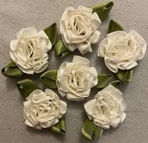 SMALL CREAM RIBBON CARNATION FLOWERS - Lot of 25 - Approx. 1" - #83