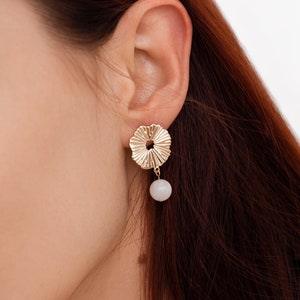 Starburst moonstone earrings, 14k gold filled, natural blue flash moonstone, sunbeam earrings, sunray, blooming sunflower, vintage moonstone