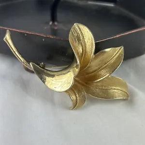 Tiger Lily Brooch Pin 1.5??? x 3??? Gold Tone Corocraft Vintage