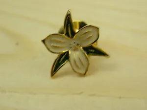 Lily Flower Pin Plant Gold Tone Enamel Hat Lapel