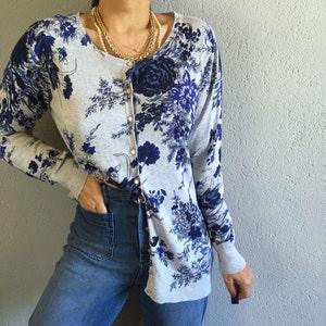 Vintage classic romantic print cute cardigan, bohemian old money grandma coquette dainty open jumper, bouquet hygge spring button sweater