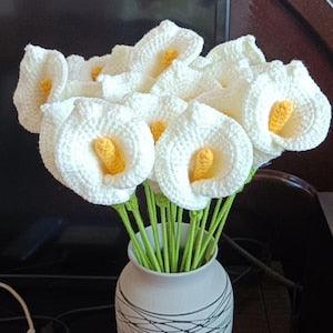 Crochet Calla Lily Knitting Zantedeschia aethiopica Bouquet Crochet Blossom Crochet Eternal Flowers Artificial Flower Gift for Mother Friend