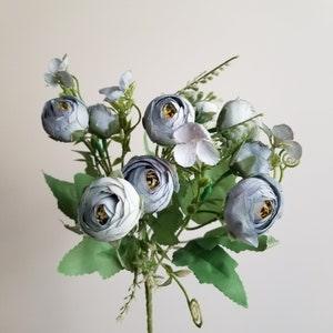 10 Head Periwinkle French Ranunculus Extendable Spray