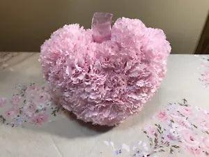 Vintage Valentine??s Day Pink Carnation Flowers Heart Shaped Wall Decor