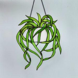 Spider Hanging Plant suncatcher, Fake Curly Spider plant,Plant lover gift,vine plant,stained glass art,home office window decor,suncatcher