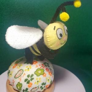 miniature SSC Art figure Strawberry Shortcake T.N. Honey's Pet: Bumble Tea Bee merino-wool miniature 2.5" (60mm)
