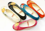 Traditional Chinese Women Embroidered Ethnic Folk Fabric Shoes in Peony Flower