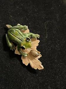 Vintage ORIGINAL BY ROBERT Green enamel frog lily pad pearl pin brooch