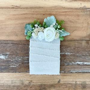 WHITE POCKET BOUTONNIERE, White and Cream Wedding Boutonniere, Pocket Boutonniere, White Ranunculus, High quality Boutonniere, Cream White