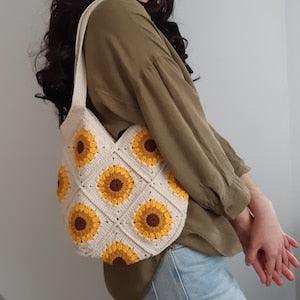 crochet sunflower tote bag, off white sunflower bag, granny square bag, y2k bag, hippie bag, boho sunflower bag, crochet tote