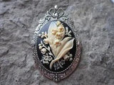 2 IN 1 - LILY OF THE VALLEY CAMEO BROOCH - CREAM/BLACK - PIN - PENDANT