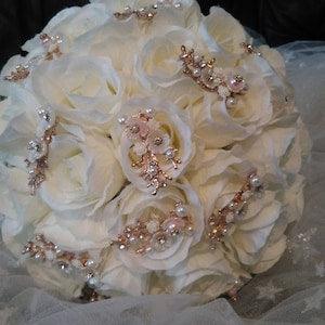 White Bouquet With rose Gold Brooches,wedding Bouquet,Interior Bouquet