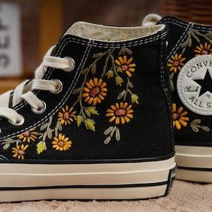 Converse embroidered shoes,Converse Chuck Taylor 1970s,Converse custom small flower / small flower embroidery/sunflower embroidery