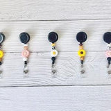 Silicone Bead, Retractable Badge Reel, Flower Daisy, Nurse, ID Badge Holder, Gift for Nurse, Graduation Gift, 360 degree rotating clip
