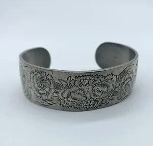 KIRK STIEFF Elegant Engraved Carnation PEWTER CUFF BRACELET: 900-1