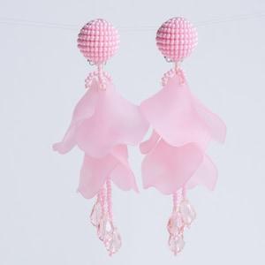 Large impatiens pink flower drop earrings Oscar de la Renta style, light gentle big flowers with crystal beads, modern clip on flower