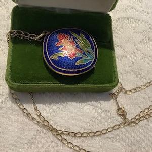Blue Painted Flower Pendant Necklace