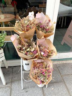 Dried Flowers in Paris at Peonies Caf?? Flower Delivery
