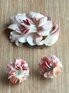 VINTAGE PINK AND WHITE LILY BROOCH WITH CLIP ON EARRINGS SET